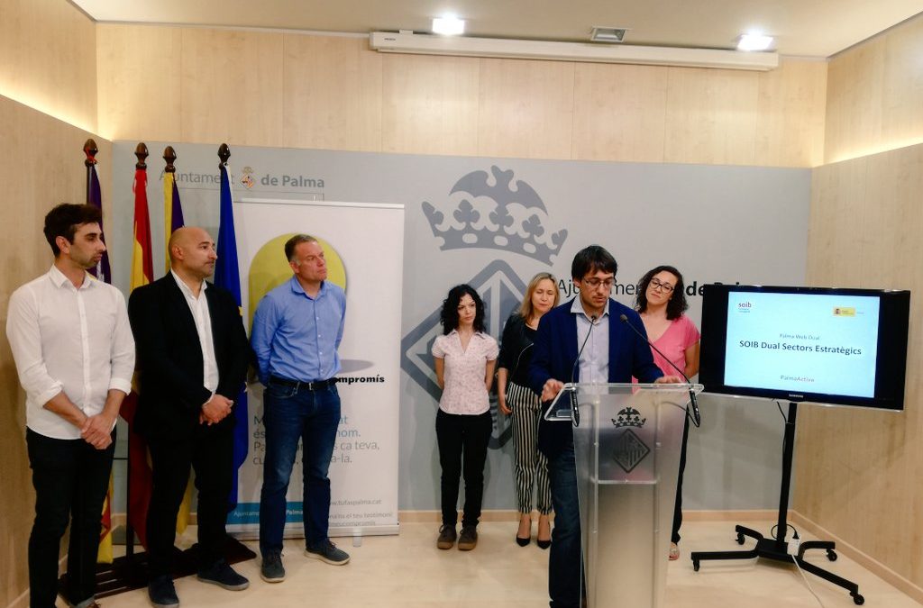 El conseller Negueruela presenta el programa de formación y empleo Palma Web Dual que desarrolla por primera vez PalmaActiva